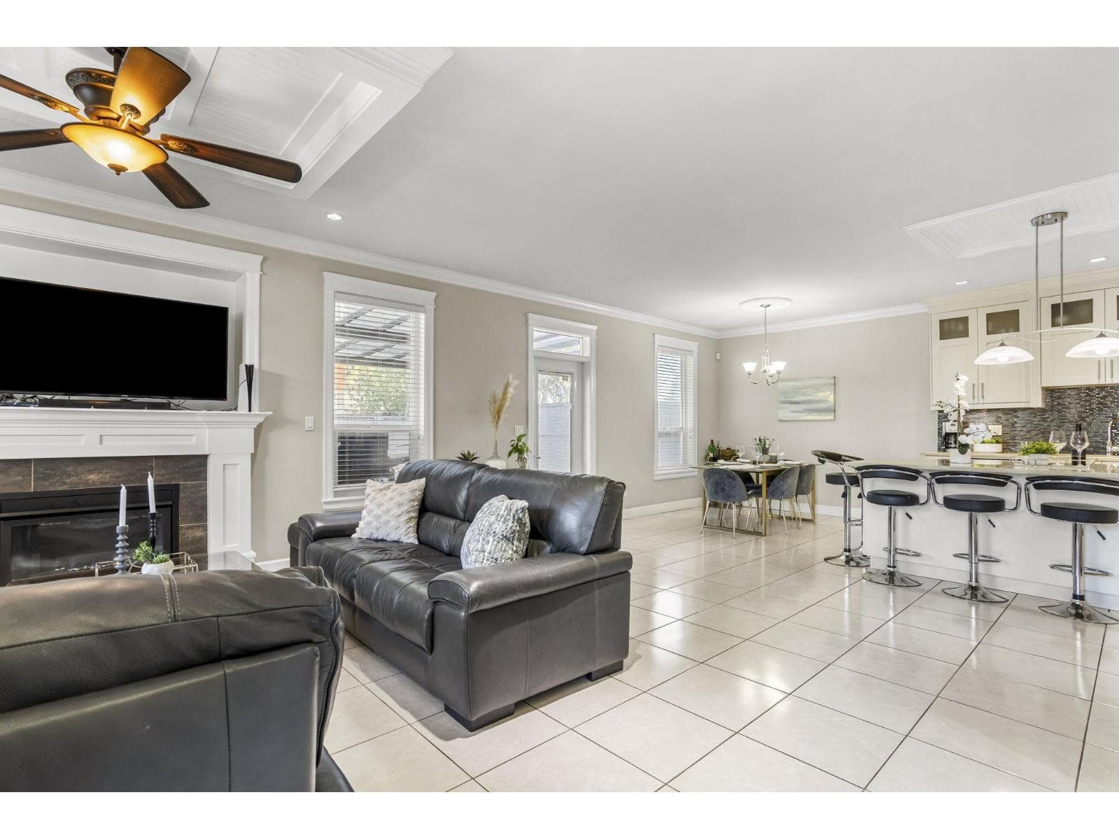 11790 80 AVENUE photo 4