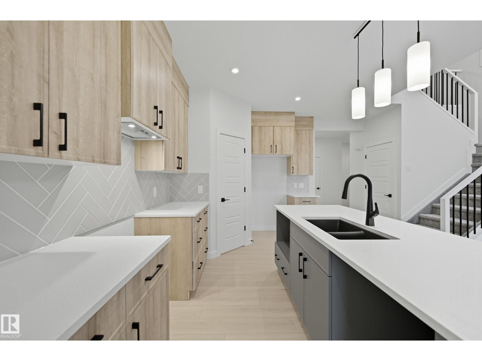 37 GABLE CM photo 3