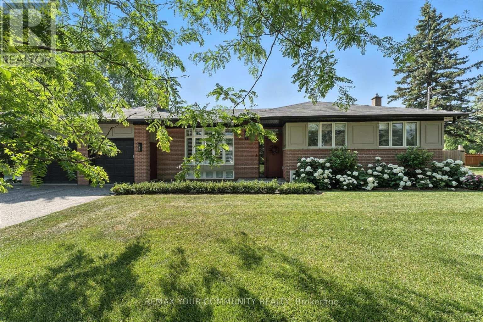 165 CLEARVIEW HEIGHTS photo 2