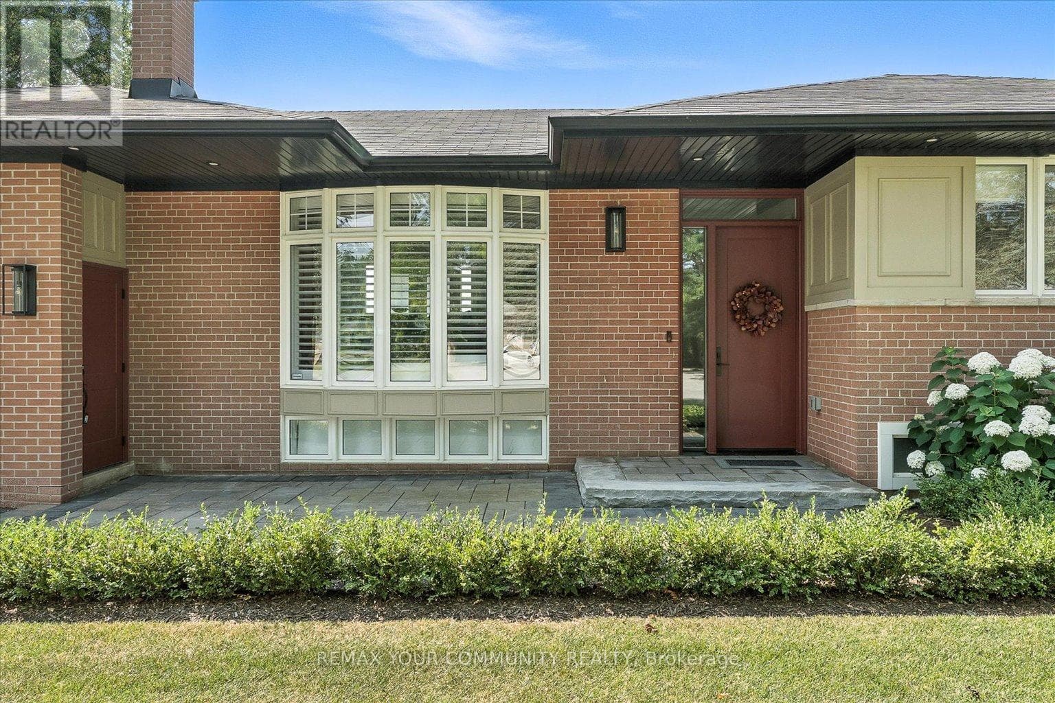 165 CLEARVIEW HEIGHTS photo 3