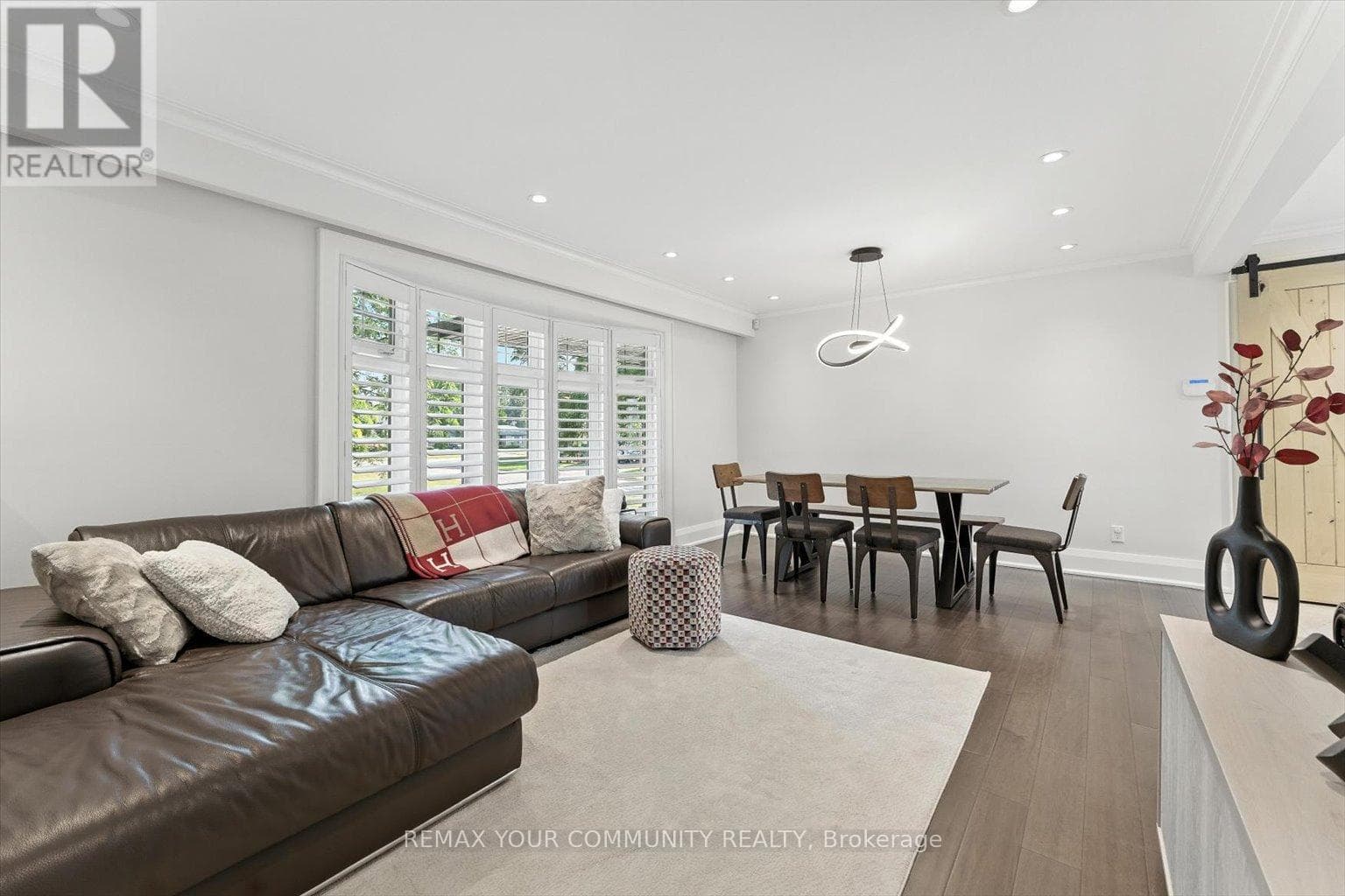 165 CLEARVIEW HEIGHTS photo 5