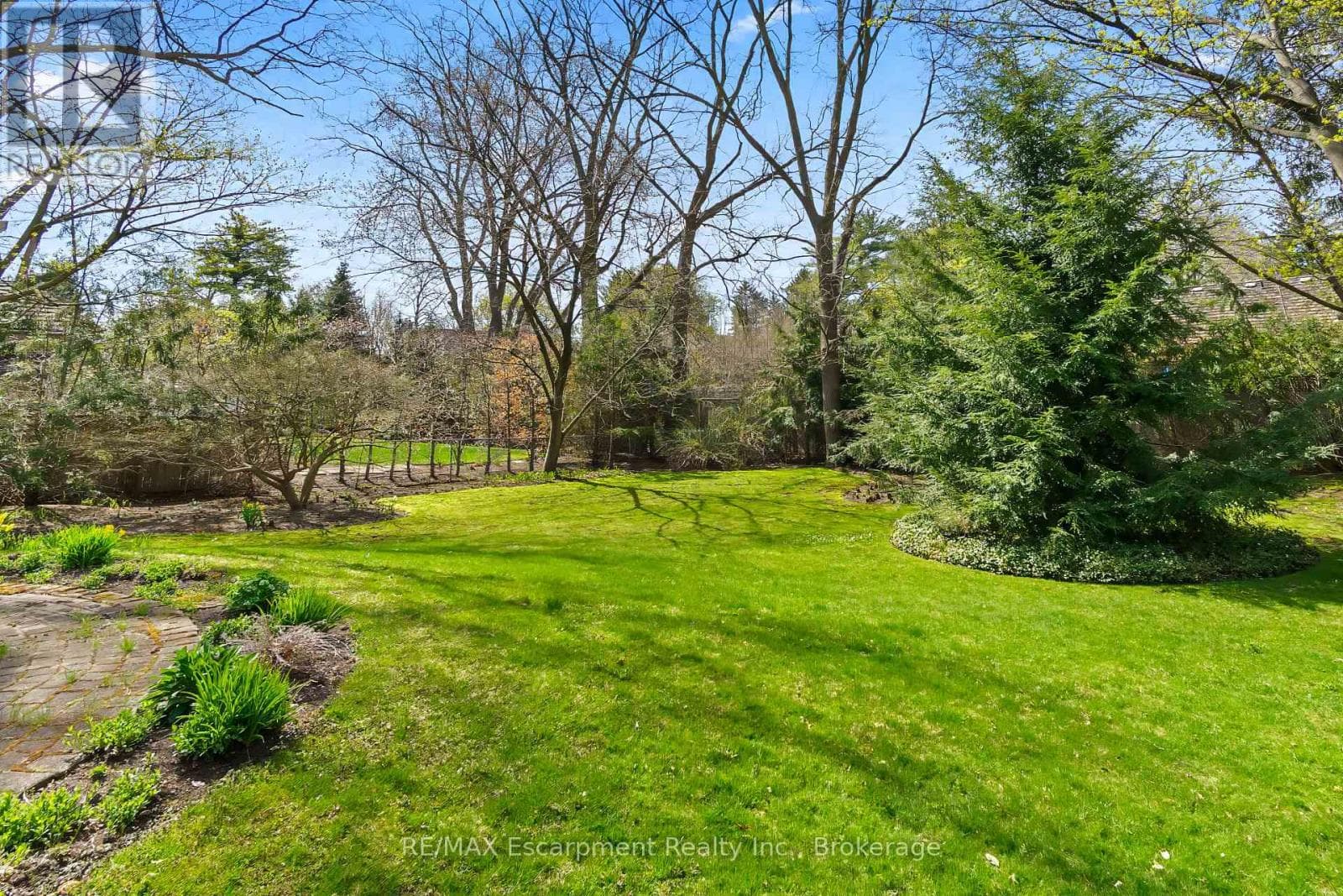 74A HOWARD AVENUE photo 3