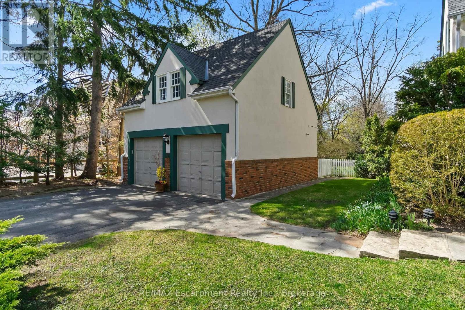 74A HOWARD AVENUE photo 4