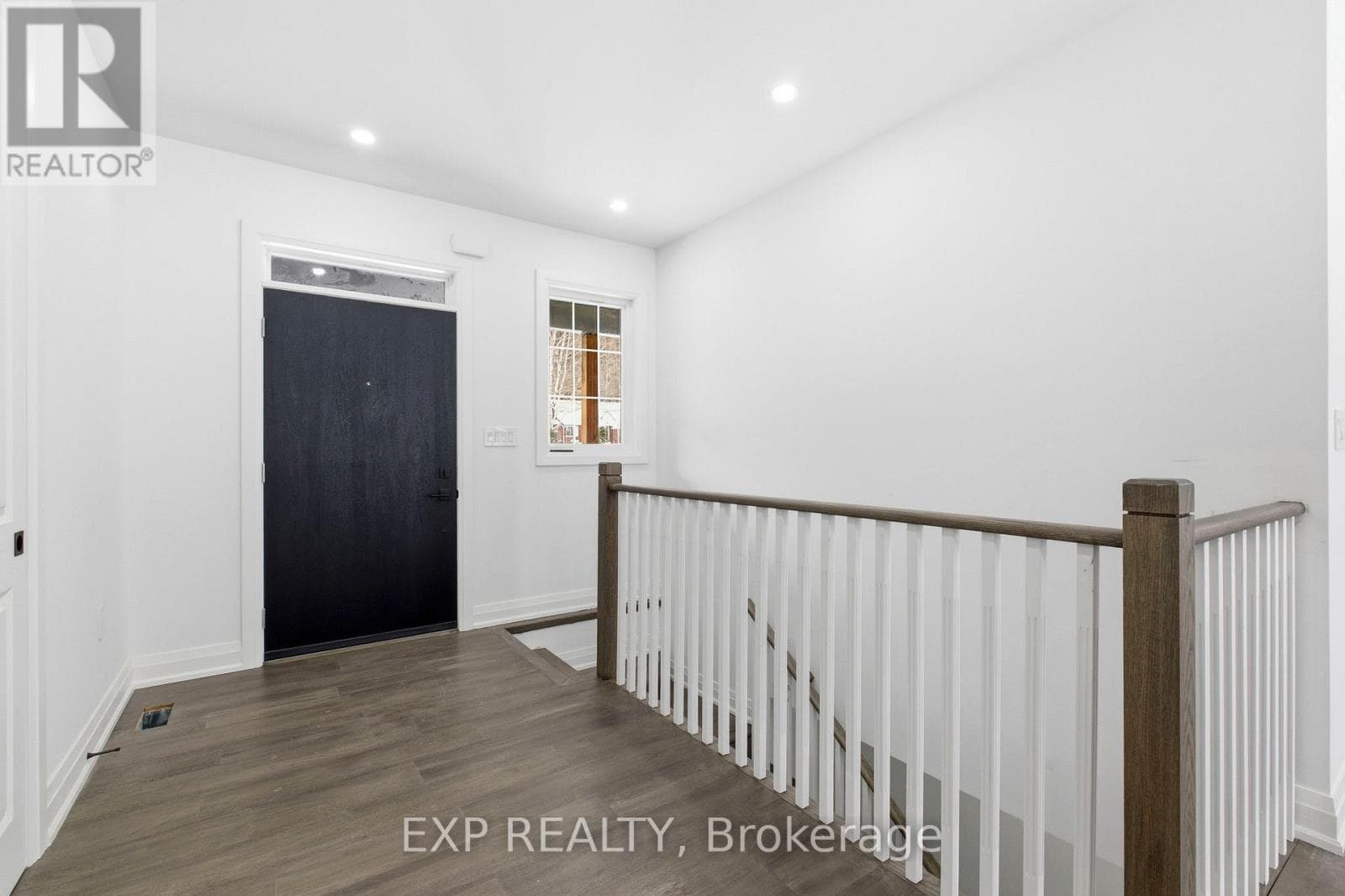 49 BEAUFORT CRESCENT photo 3
