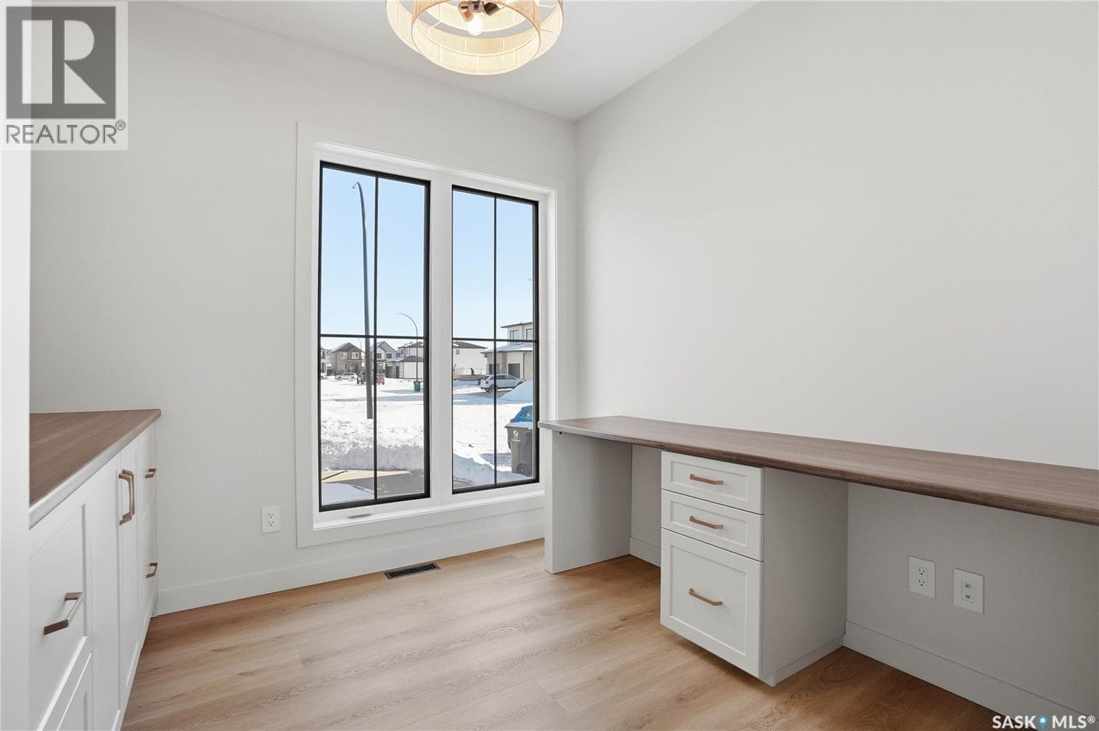 638 Pepper BEND photo 4
