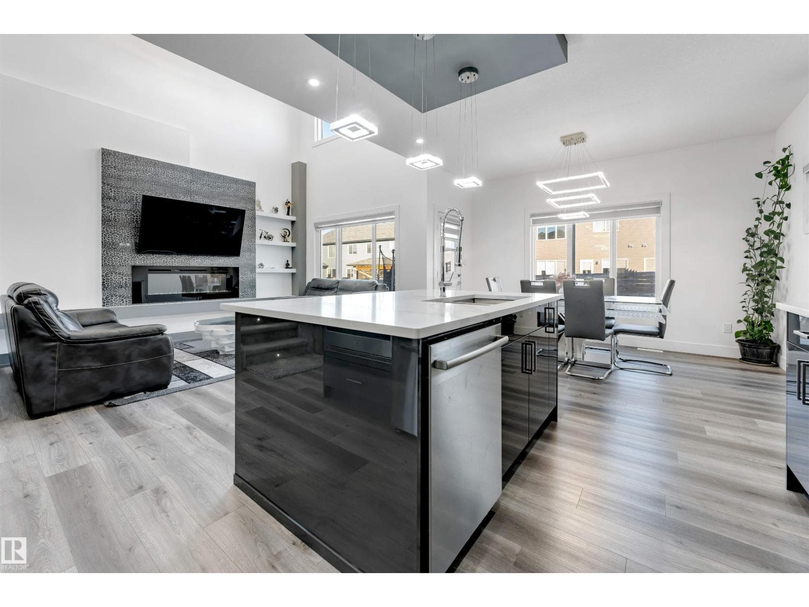 415 42 ST SW photo 5