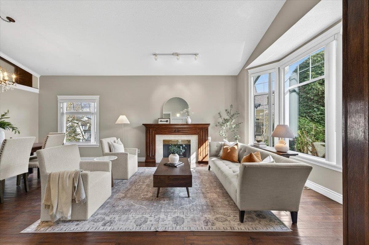139 9012 WALNUT GROVE DRIVE photo 5