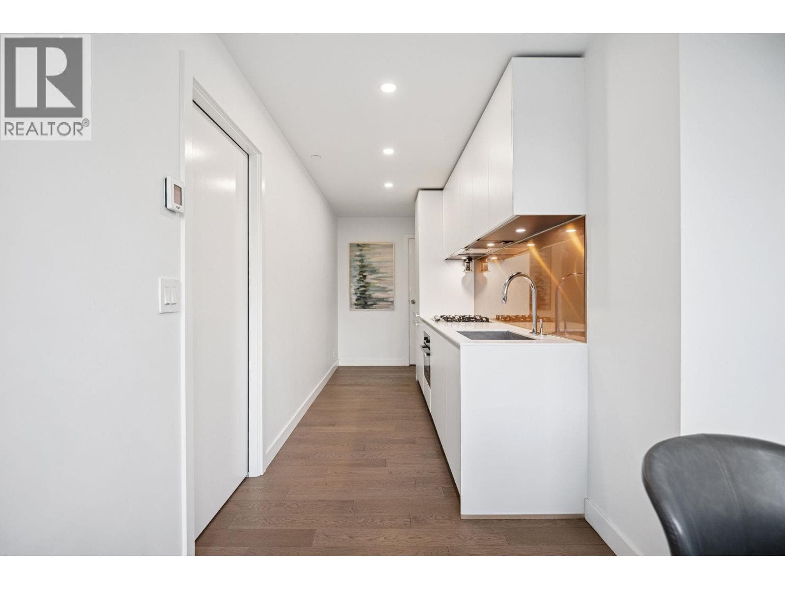808 1480 HOWE STREET photo 2