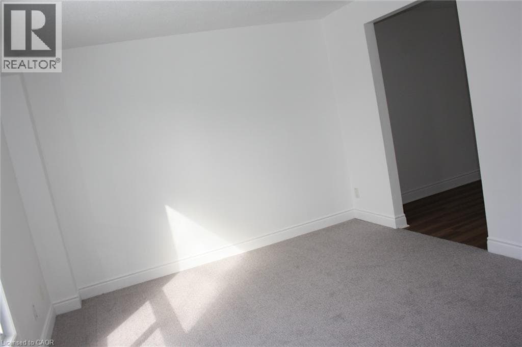 144 SEKURA Crescent photo 3