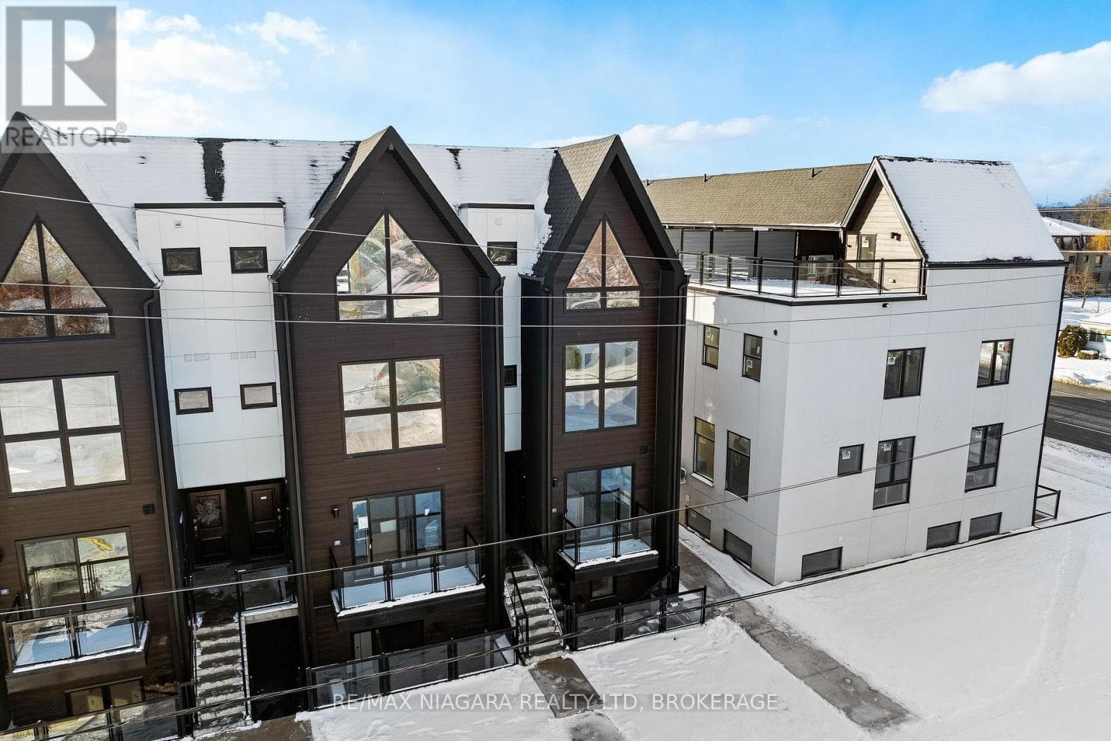 209 - 7277 WILSON CRESCENT photo 2