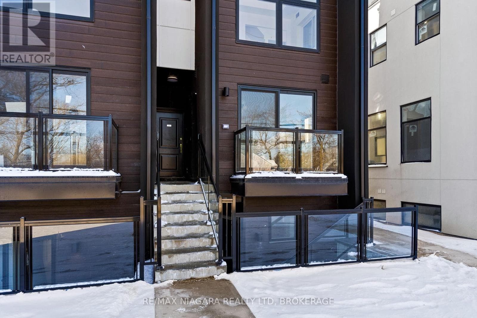 209 - 7277 WILSON CRESCENT photo 4