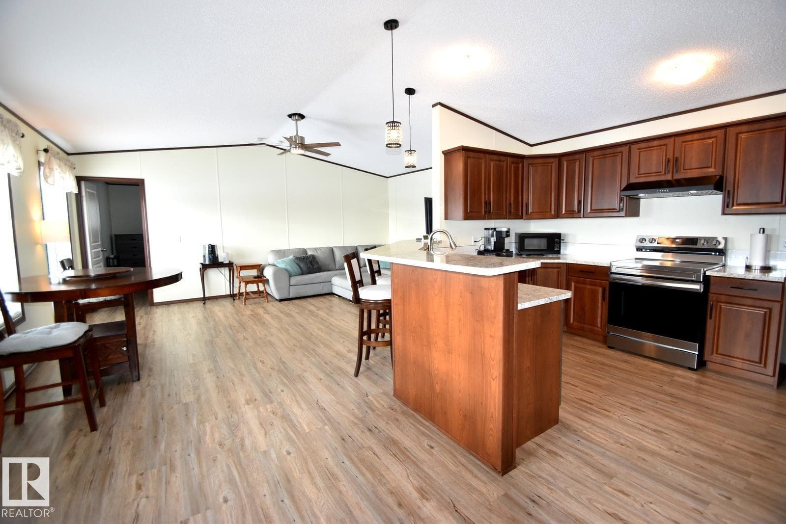 529, 13221 Twp Rd 680 photo 3