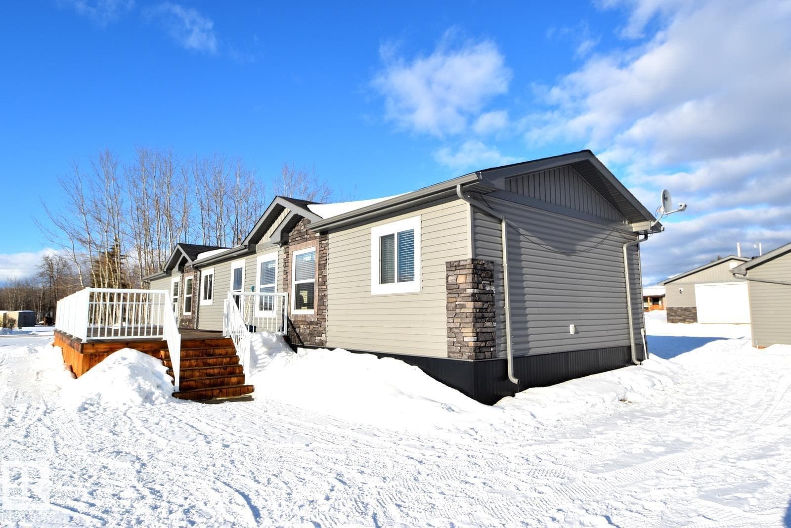 3 bed 2 bath single family at 529, 13221 Twp Rd 680 — $369,900