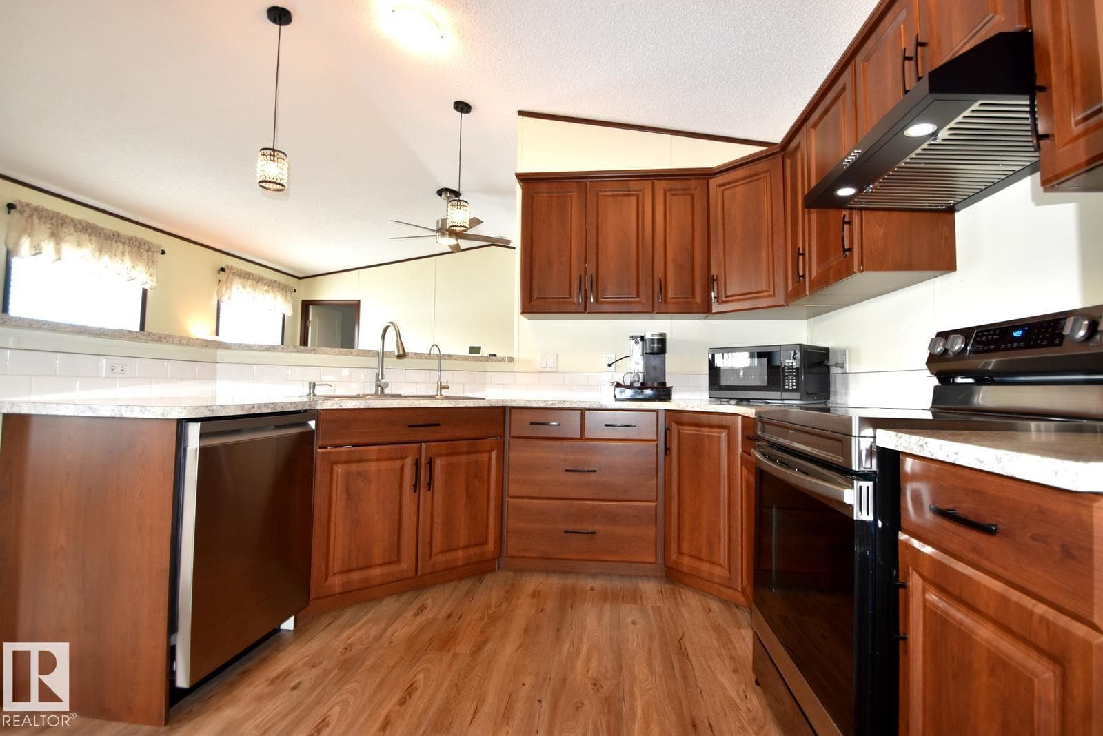 529, 13221 Twp Rd 680 photo 4