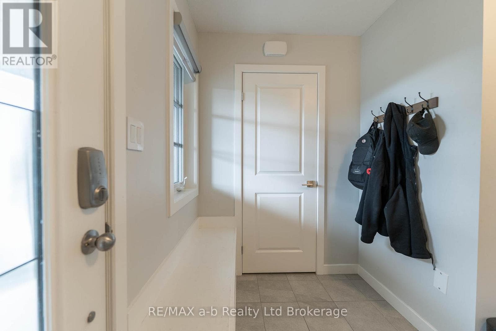 109 DENRICH AVENUE photo 5