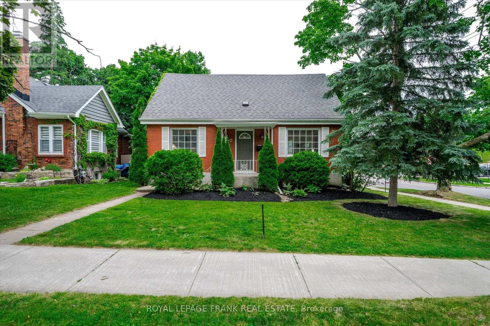 470 ALBERTUS AVENUE photo 2