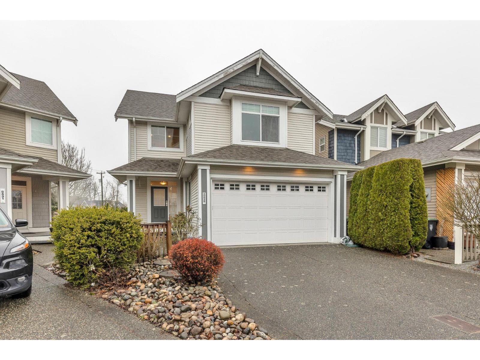 20829 84A AVENUE photo 2