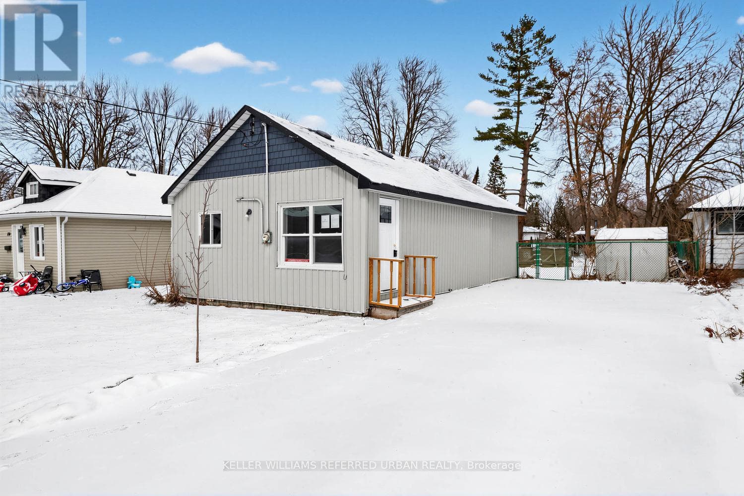 208 BAYVIEW AVENUE photo 4