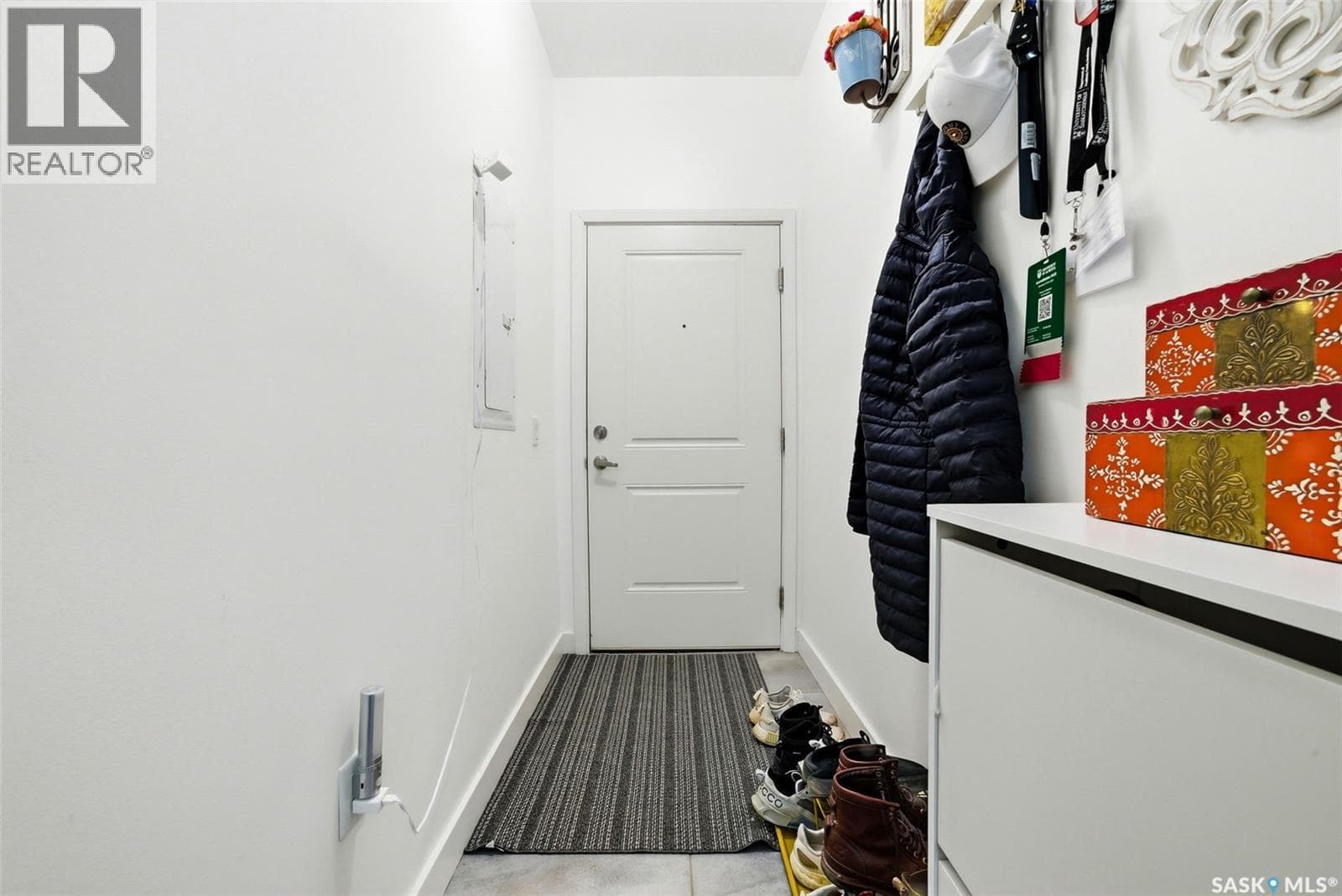 208 2255 Angus STREET — photo 3