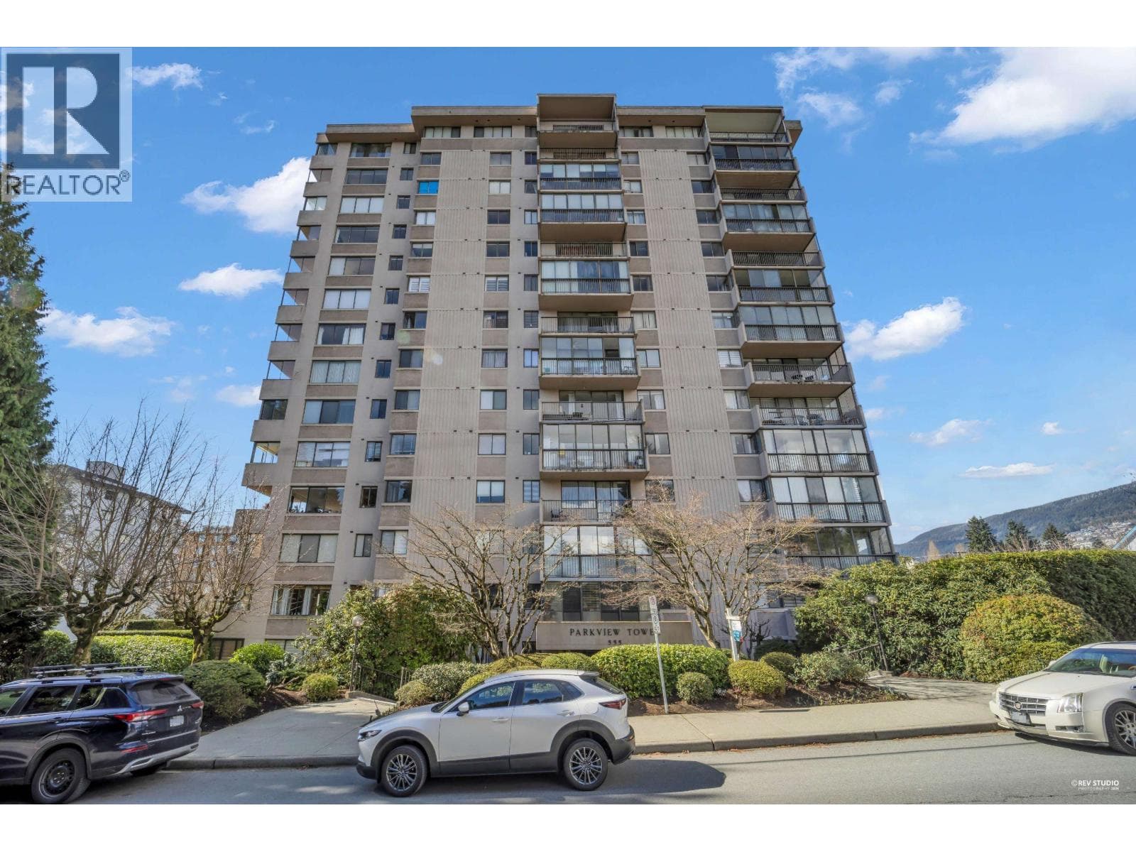 905 555 13TH STREET photo 2