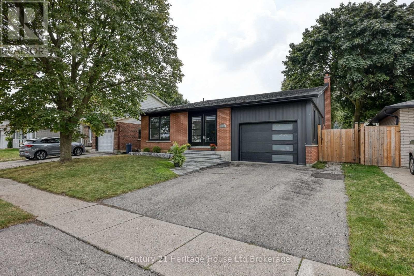 275 CARTIER DRIVE N photo 4