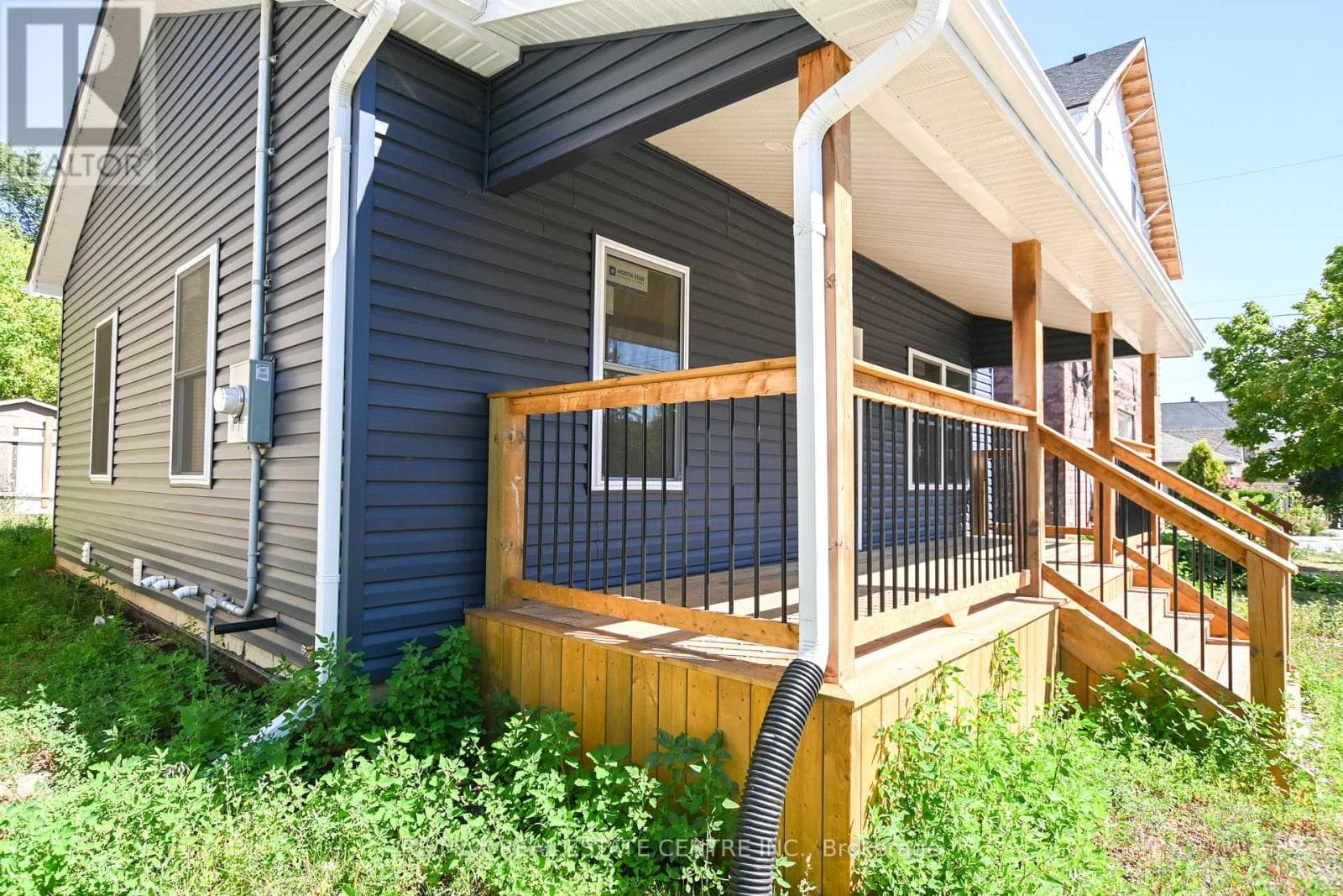 2 bed 1 bath single family at 284 DARLING STREET — $479,900