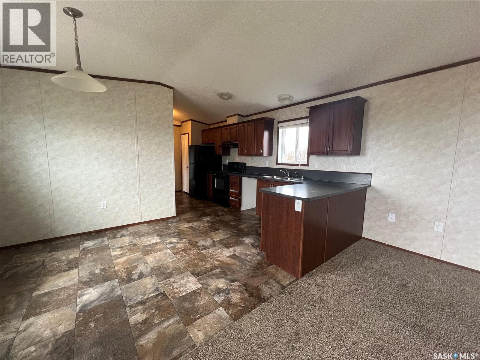 8574 Range ROAD — photo 3