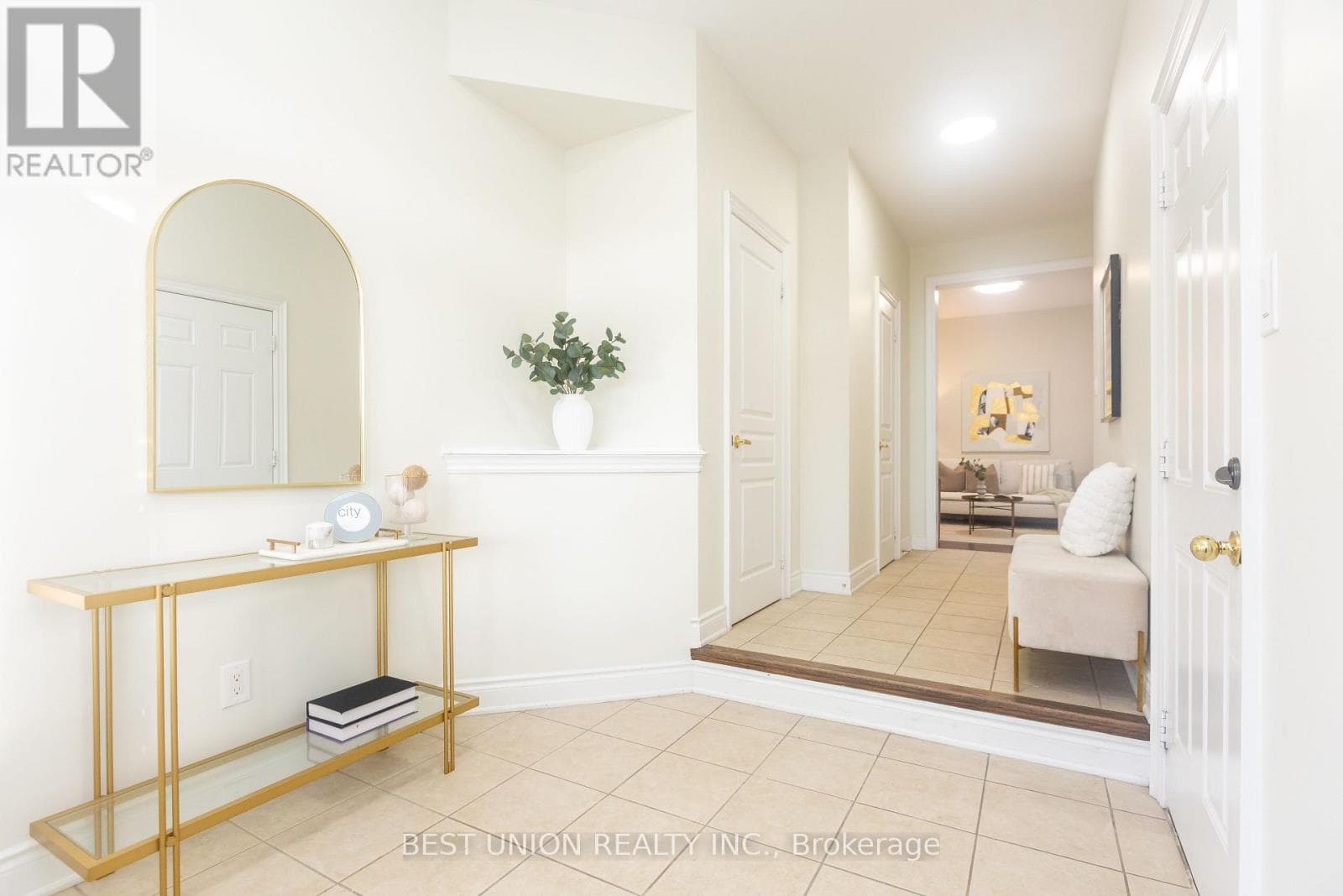 31 BERNBRIDGE ROAD E photo 2