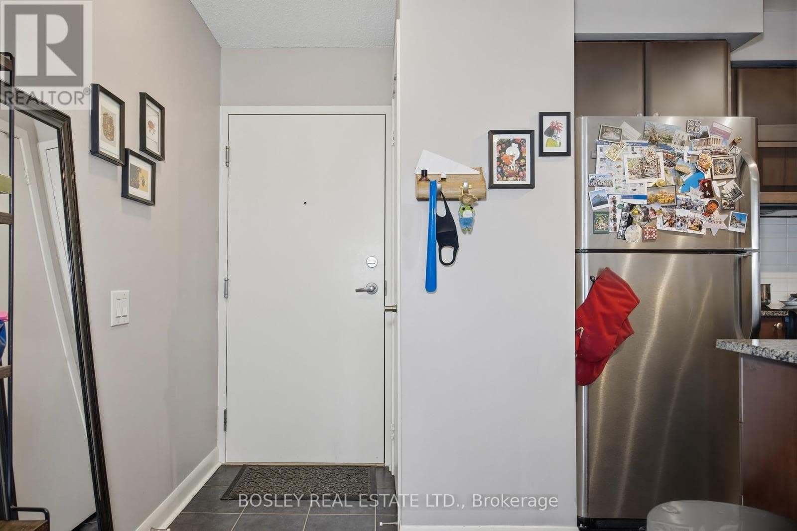 633 - 525 WILSON AVENUE photo 2