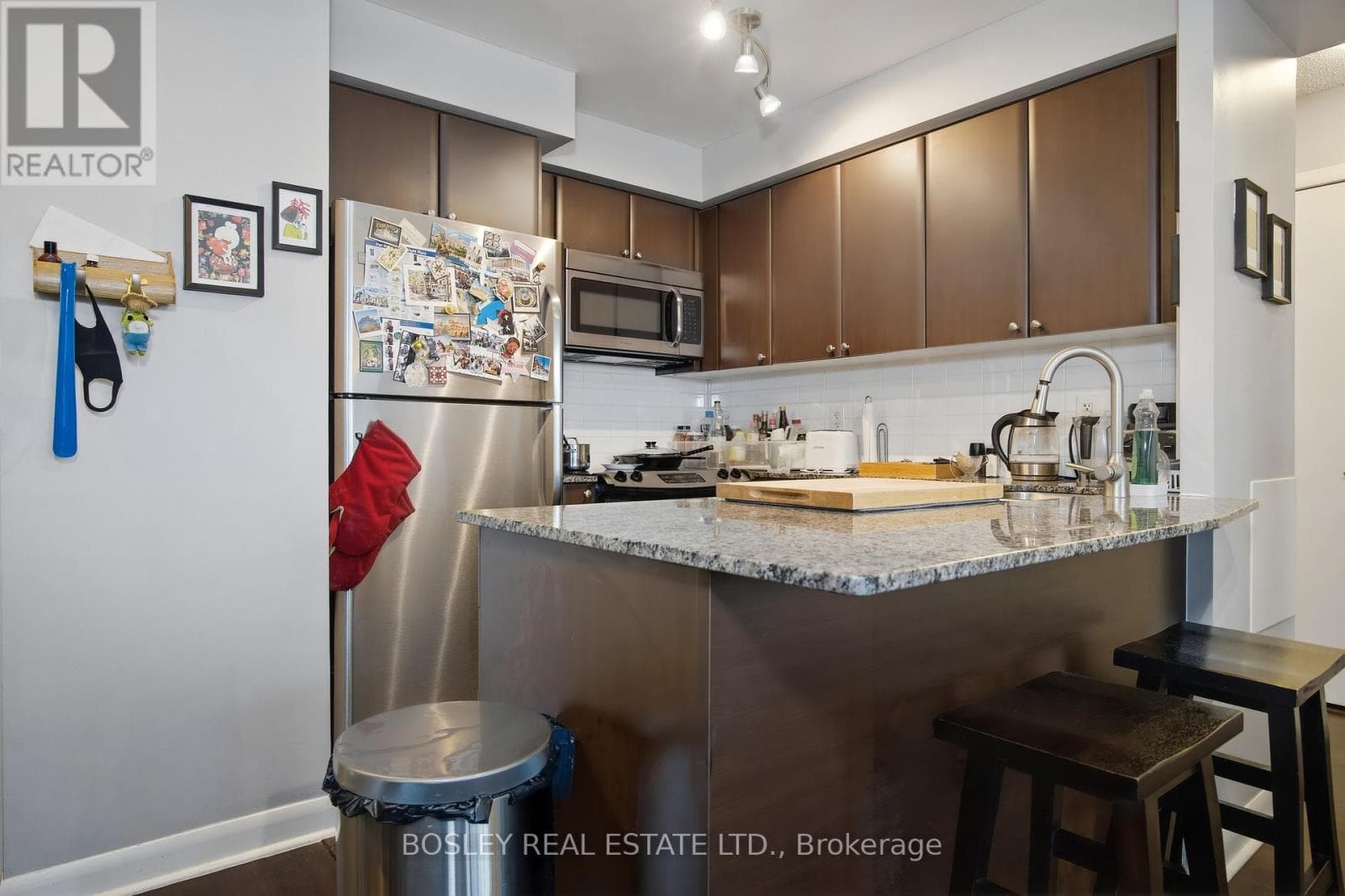633 - 525 WILSON AVENUE photo 4