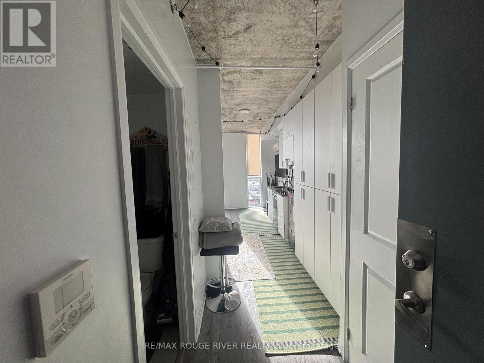 536 - 1900 SIMCOE STREET N photo 5