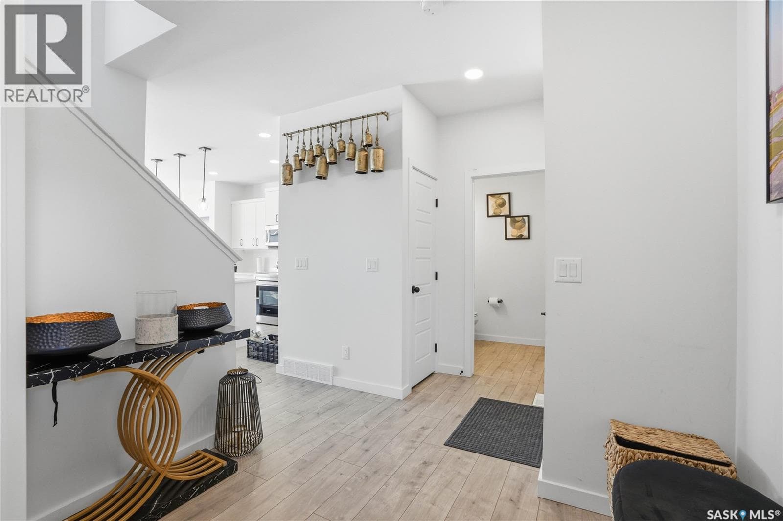 360 Barrett STREET — photo 4
