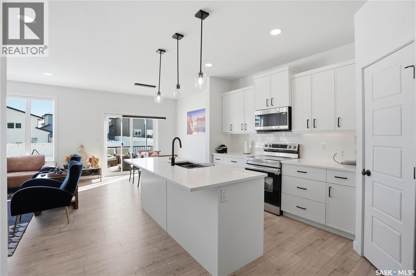 360 Barrett STREET — photo 5