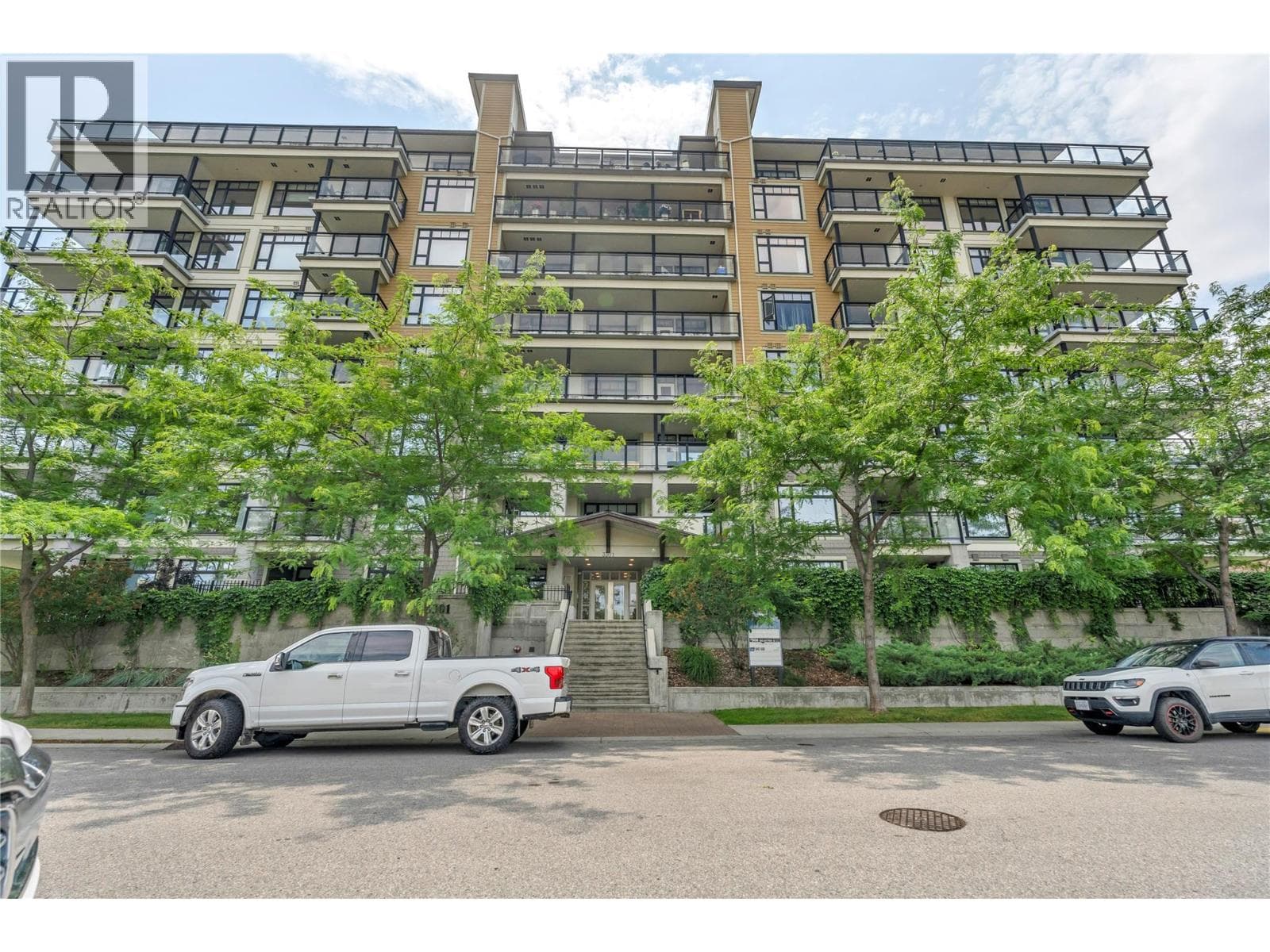 3301 Skaha Lake Road Unit# 803 photo 4