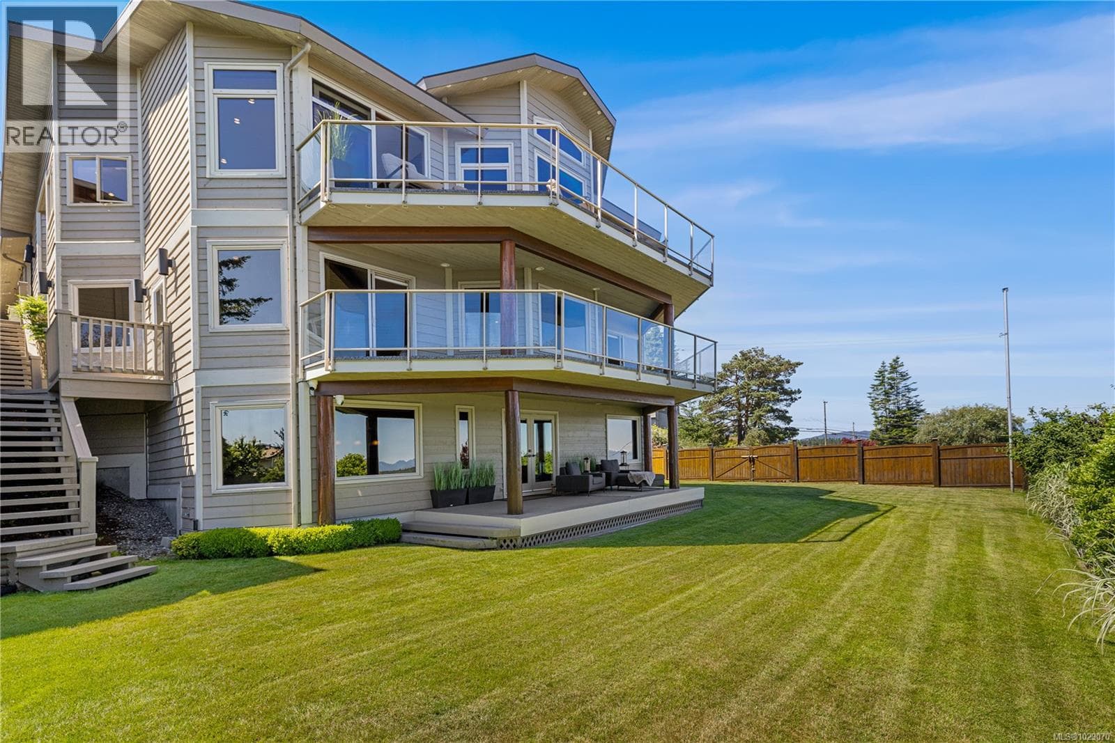 5 bed 5 bath single family at 433 Eagle Ridge Rd — $2,599,000