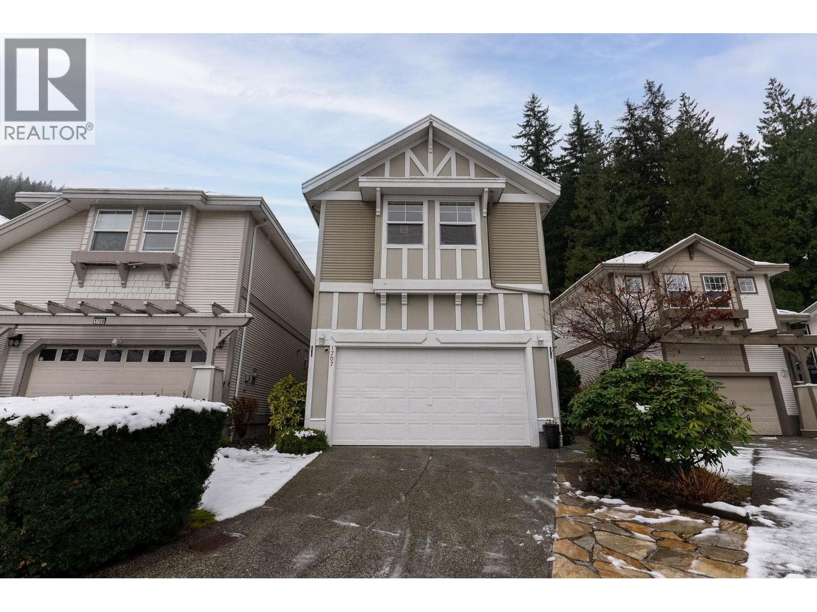 1707 ARBUTUS PLACE photo 2