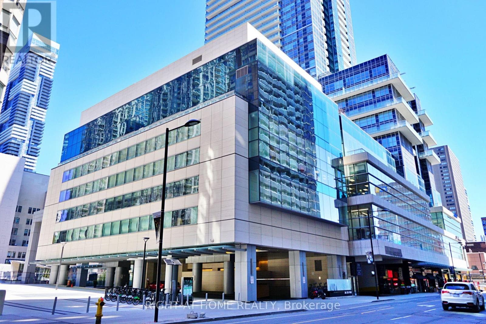 4207 - 386 YONGE STREET photo 5