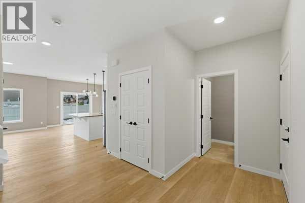 213 Bayview Park SW — photo 3