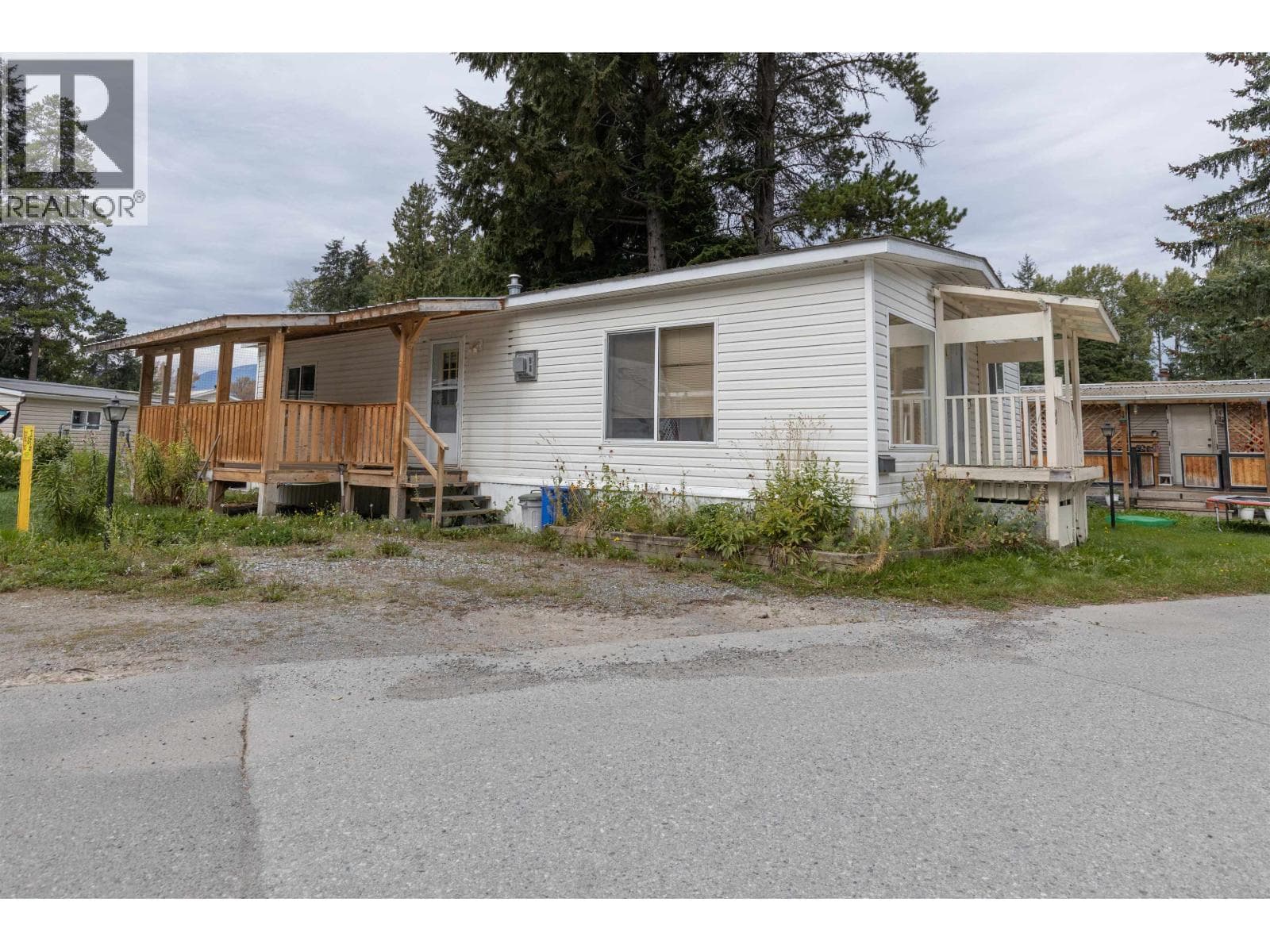 8 4620 LOWRIE DRIVE photo 2