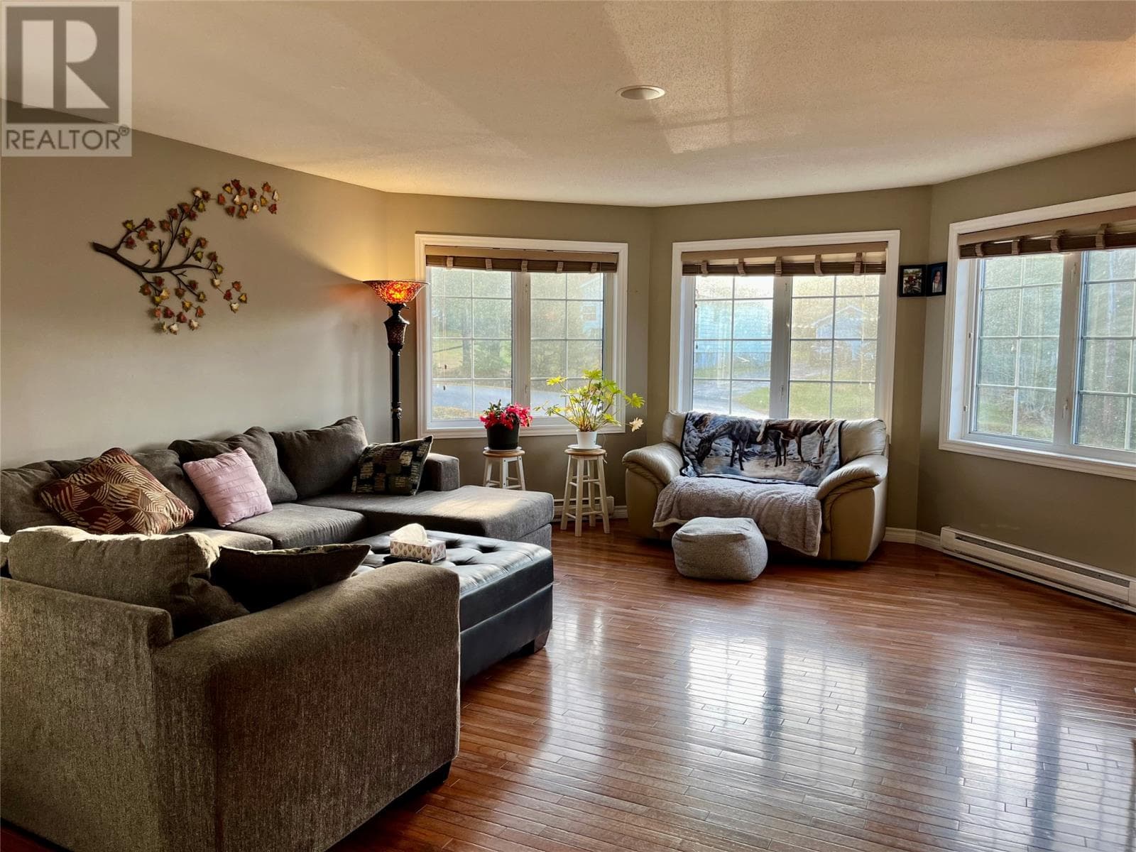 17 Hillview Avenue photo 5