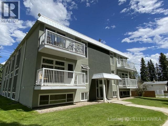 8, 414 41 Street — photo 2