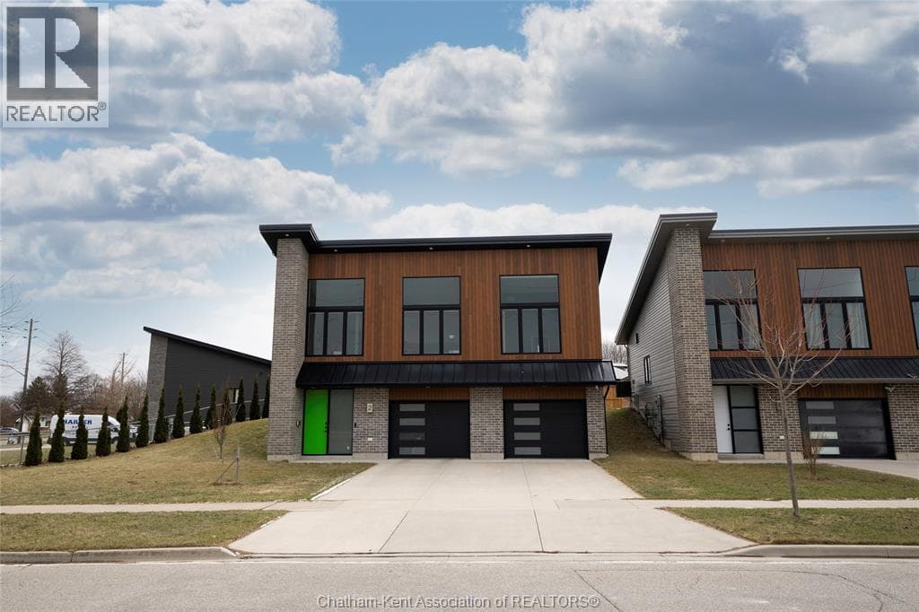 2 Riverview DRIVE photo 2