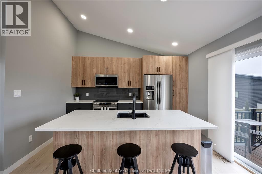 2 Riverview DRIVE photo 3