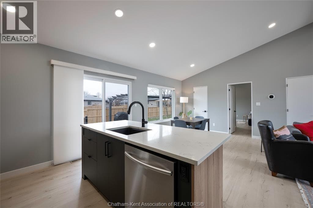 2 Riverview DRIVE photo 4