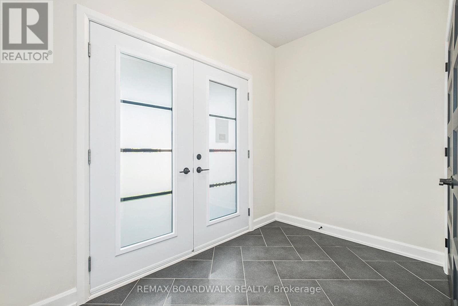 1035 CHABLIS CRESCENT photo 2
