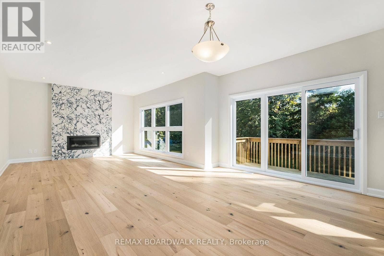 1035 CHABLIS CRESCENT photo 3