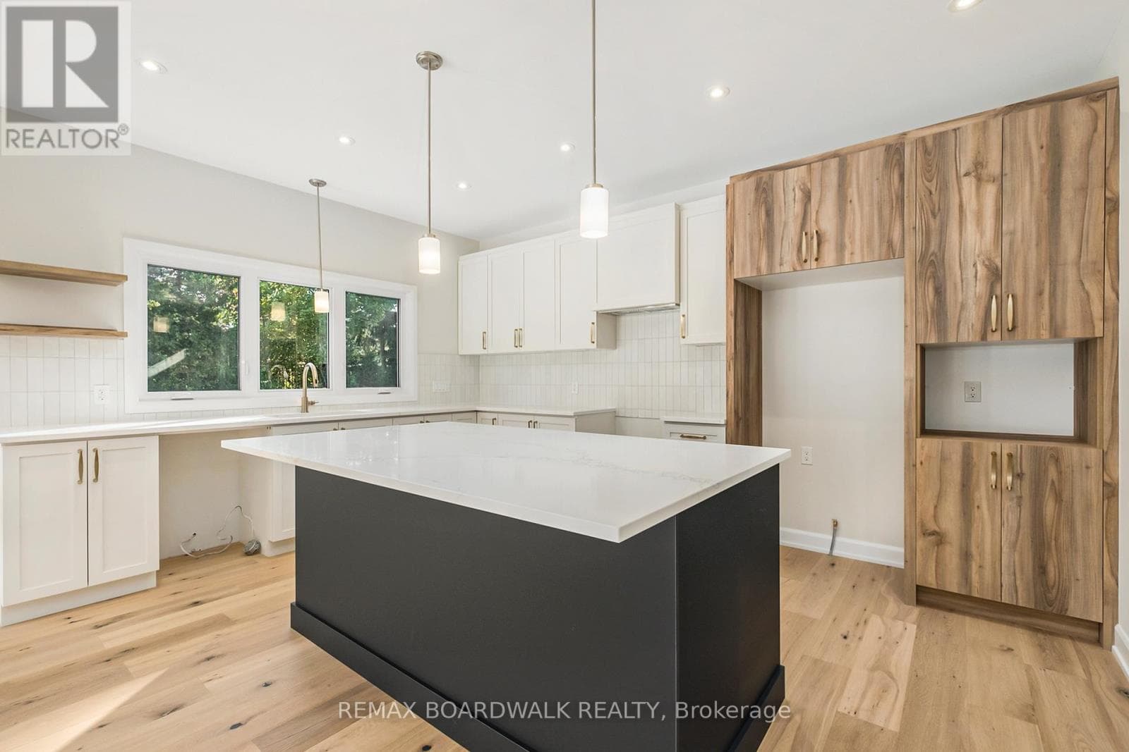 1035 CHABLIS CRESCENT photo 4
