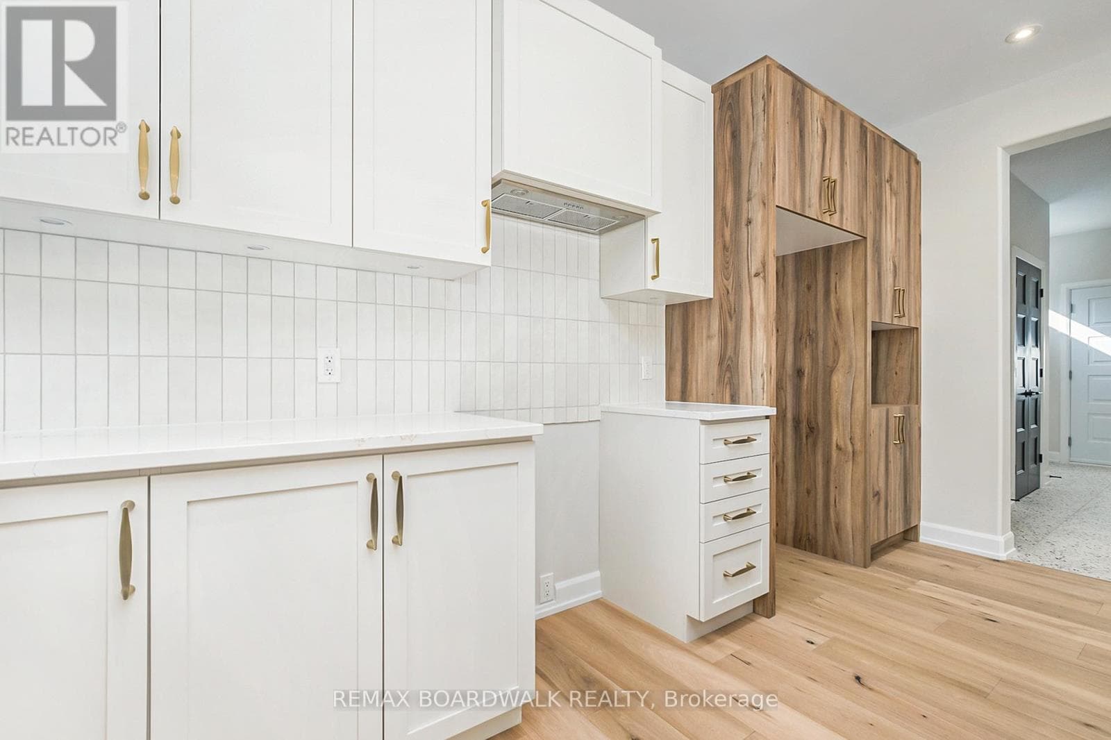 1035 CHABLIS CRESCENT photo 5