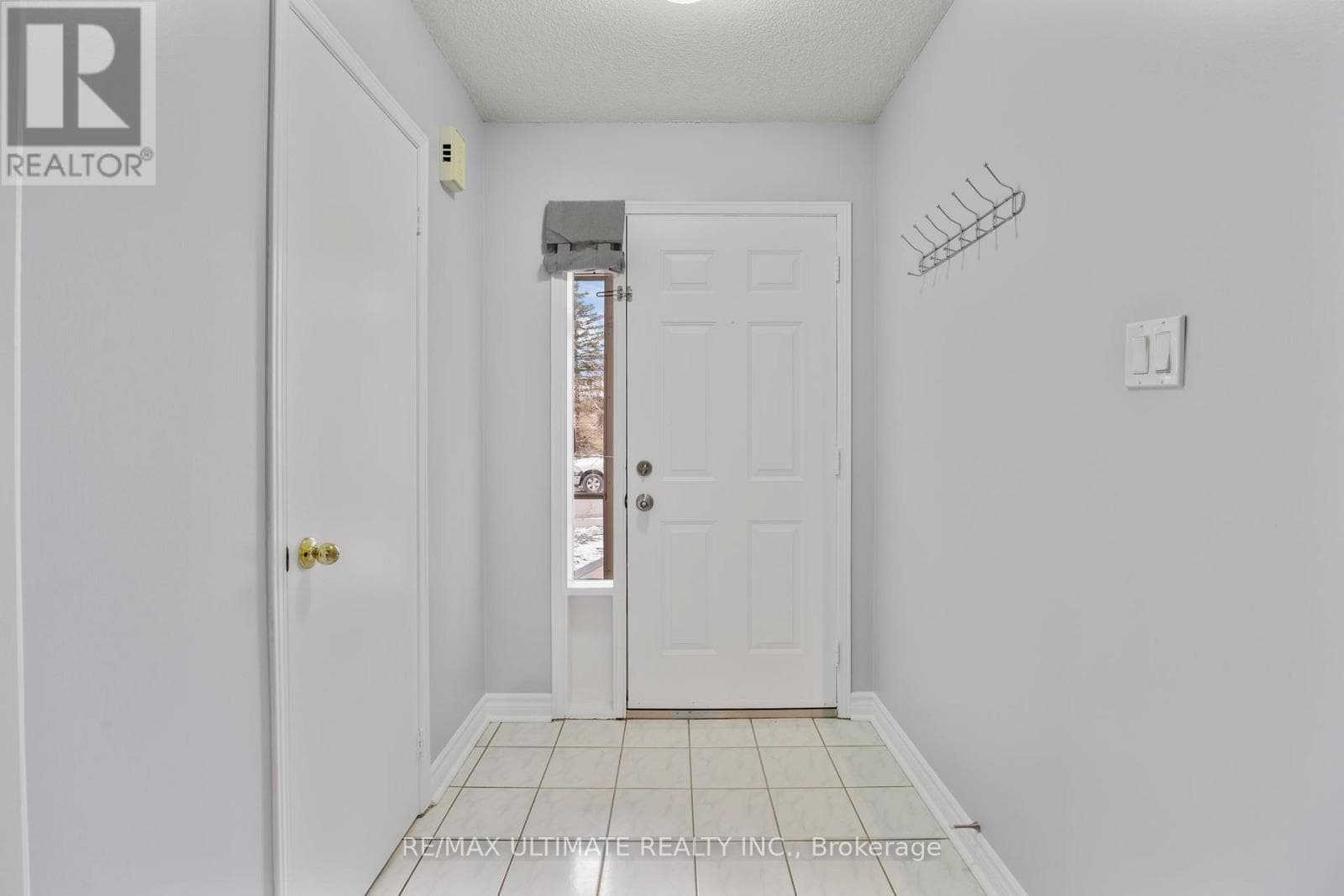 154 TOBA CRESCENT photo 5