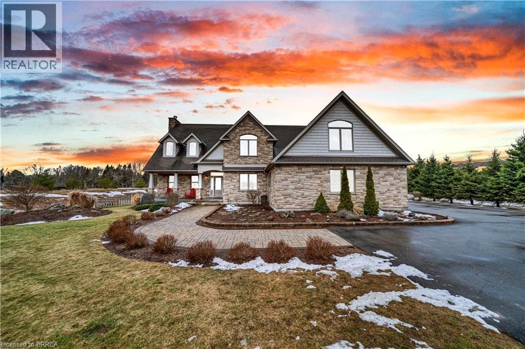 3 bed 4 bath single family at 4760 NASSAGAWEYA-PUSLINCH Townline — $2,199,000
